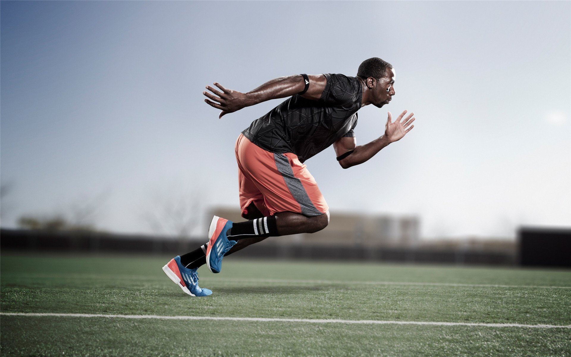 杜兰特新星重要助攻表现突出，利物浦前途光明！赛场气氛高涨